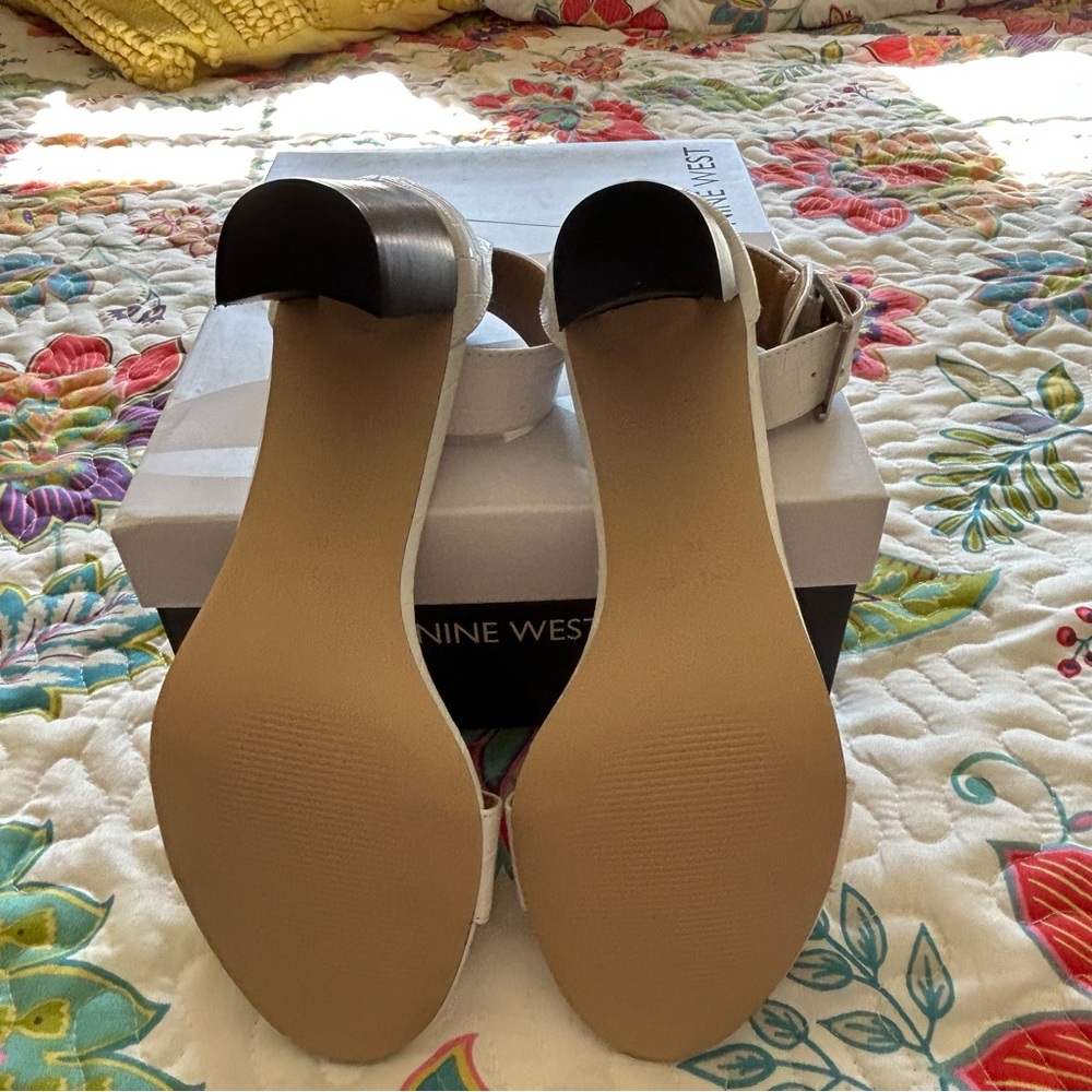 NINE WEST SANDALS NWT 8.5M🤍🩷 - Picture 12 of 14